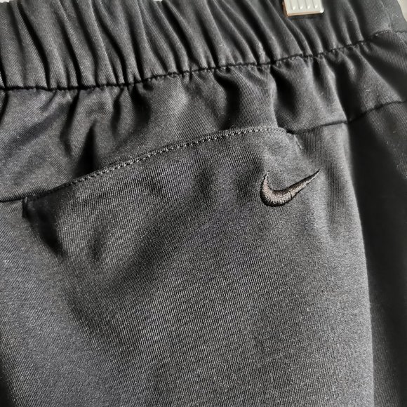 Nike Golf Shorts - Picture 3 of 3